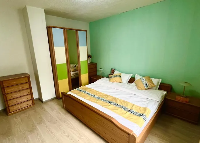 Yellow House * Krefeld